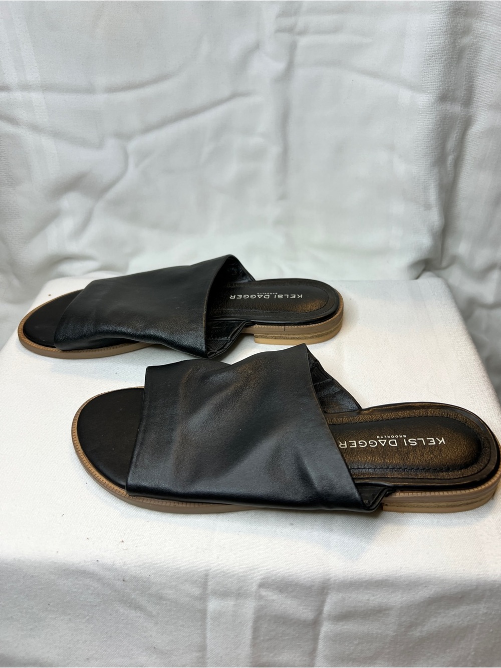 Kelsi Dagger Brooklyn Ruthie slide sandals. Excellent condition. Women’s sz 6.5